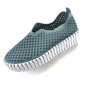 Ilse Jacobsen blue slip on shoes Size 36 Tip perforated sneaker loafer comfort